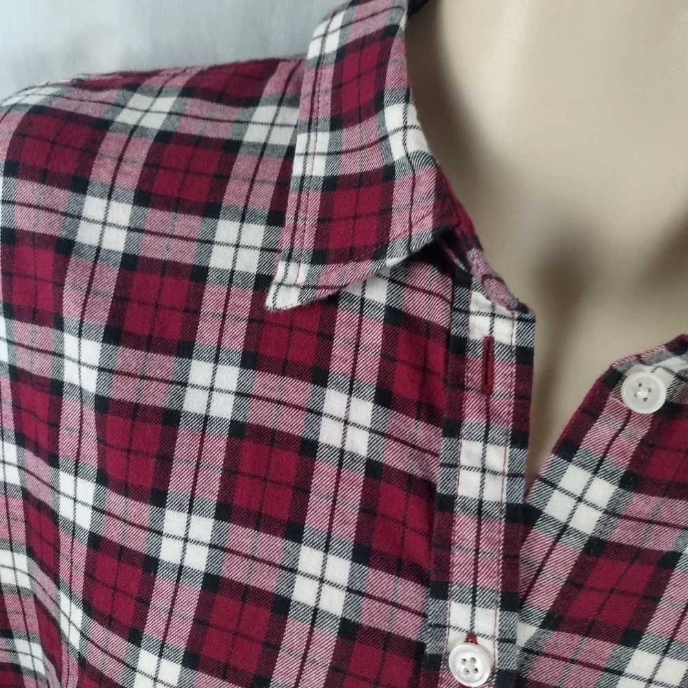 J Crew Men's Size XL Button Up Dress Shirt